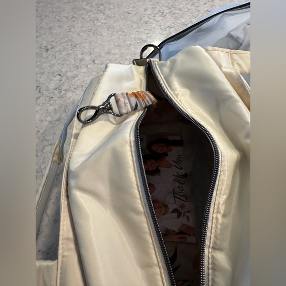 Lug Rumble Satchel - Picture 10 of 12